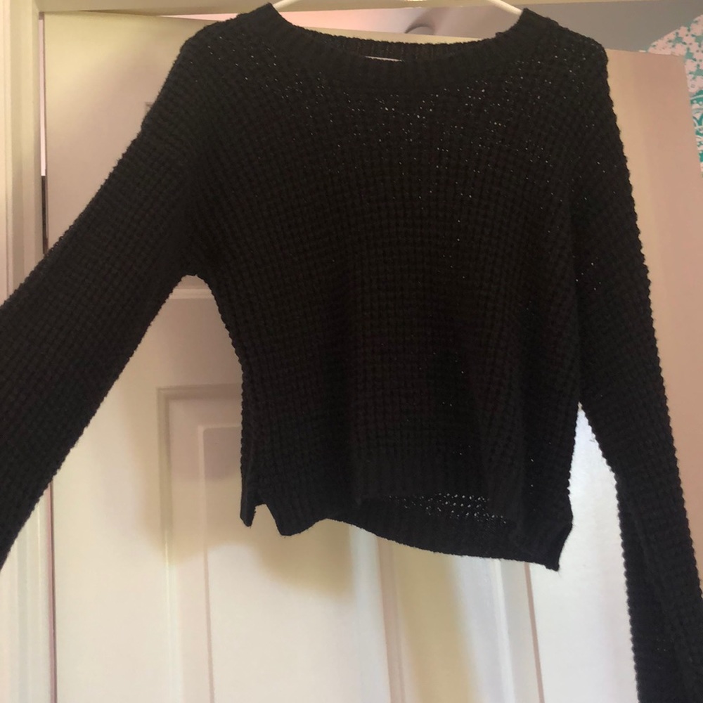 Adorable long sleeve, cropped sweater